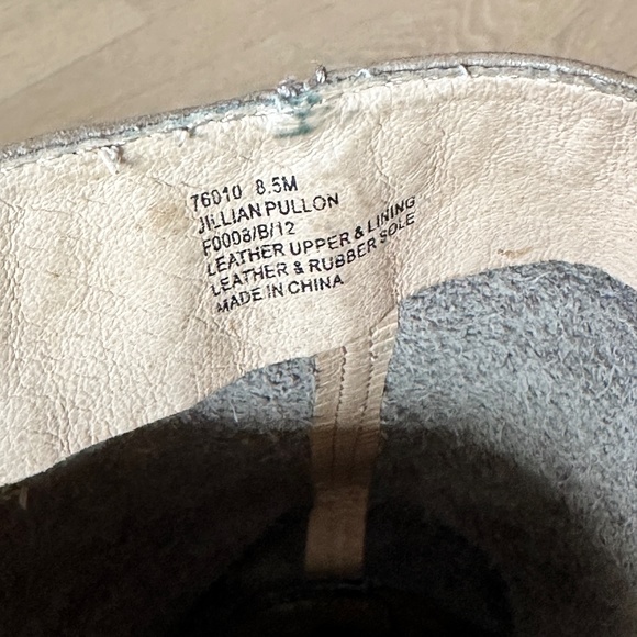 Frye Pull on Leather Boot, 8.5 - Picture 6 of 6